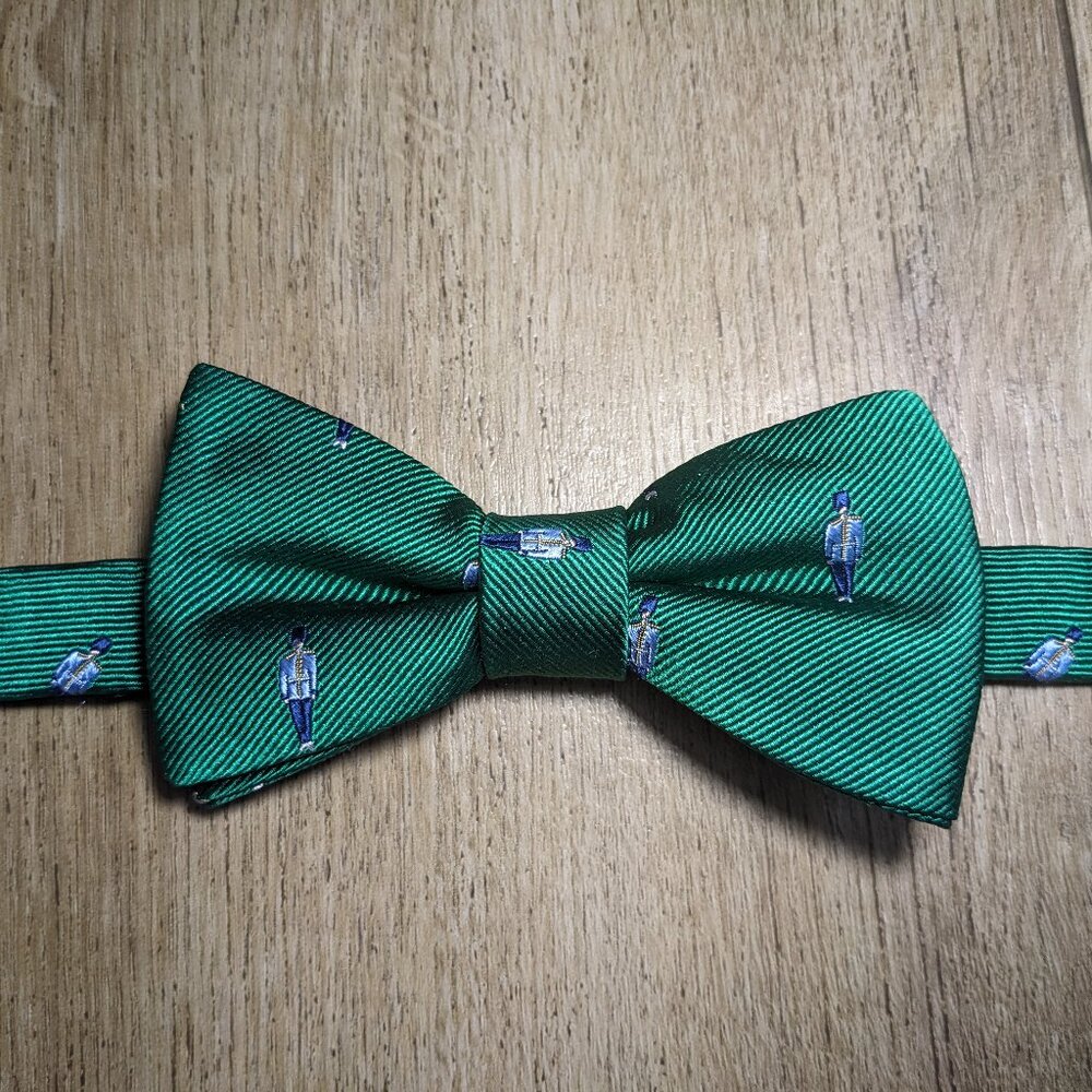 NWT Van Heusen Men's Pre Tied Bow Tie Green British Military Guard Pattern?
